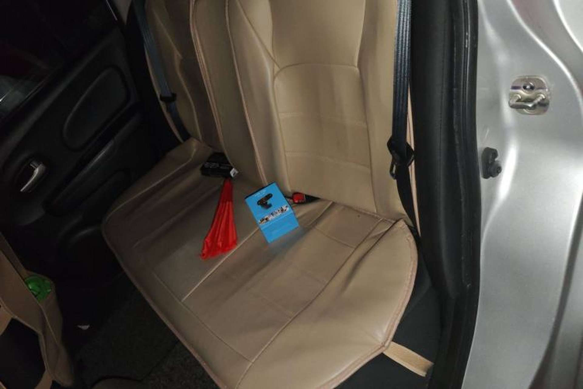 Used Venucia R50 2013 1.6L Automatic Fashion Edition Interior 4