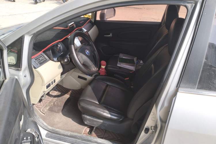 Used Venucia R50 2013 1.6L Manual Fashion Edition Left Front Seat