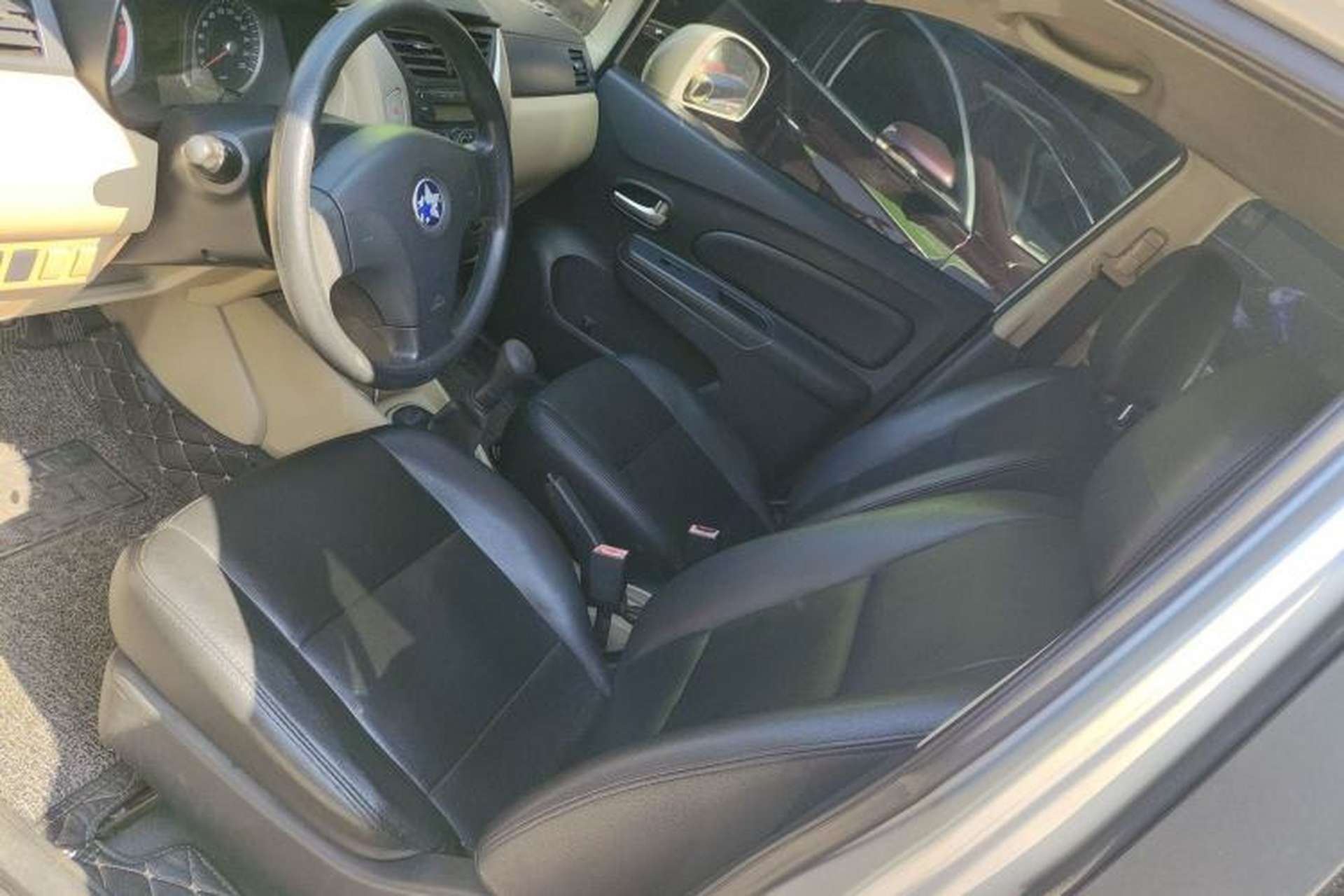 Used Venucia R50 2013 1.6L Manual Fashion Edition Left Front Seat