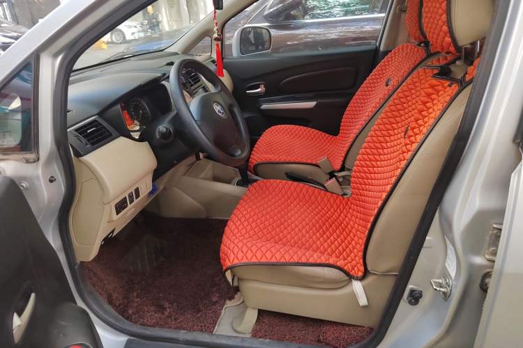 Used Venucia R50 2013 1.6L Automatic Luxury Edition Left Front Seat