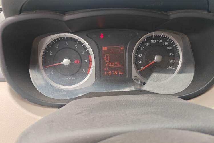 Used Venucia R50 2013 1.6L Manual Luxury Edition Odometer Close Up