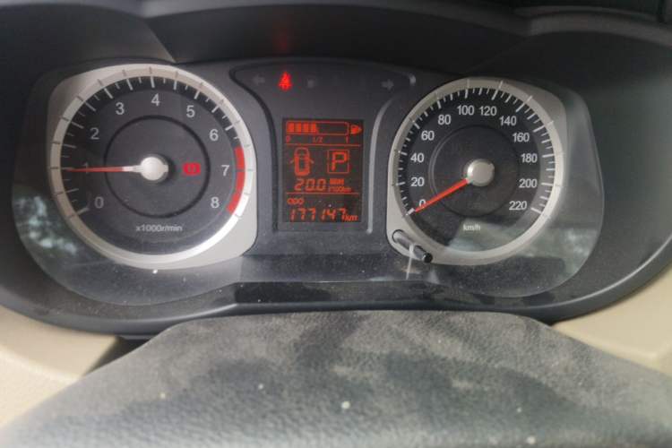 Used Venucia R50 2013 1.6L Automatic Fashion Edition Odometer Close Up