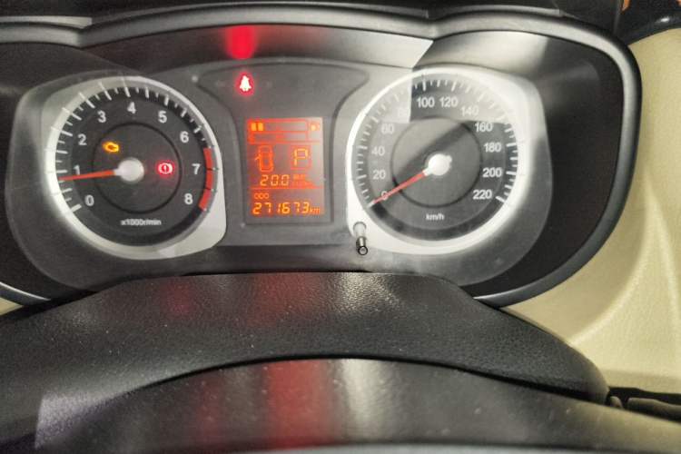 Used Venucia R50 2013 1.6L Automatic Fashion Edition Odometer Close Up