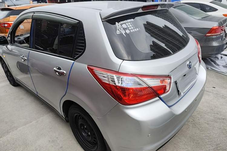Used Venucia R50 2013 1.6L Manual Fashion Edition Rear Left 45 Deg