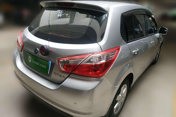 Used Venucia R50 2013 1.6L Automatic Fashion Edition Rear Right 45 Deg