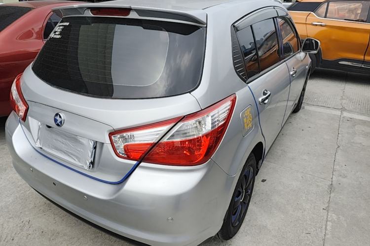 Used Venucia R50 2013 1.6L Manual Fashion Edition Rear Right 45 Deg