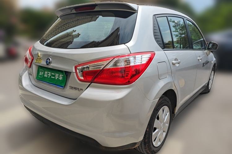 Used Venucia R50 2013 1.6L Manual Fashion Edition Rear Right 45 Deg