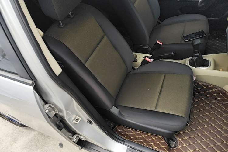 Used Venucia R50 2013 1.6L Manual Fashion Edition Right Front Seat