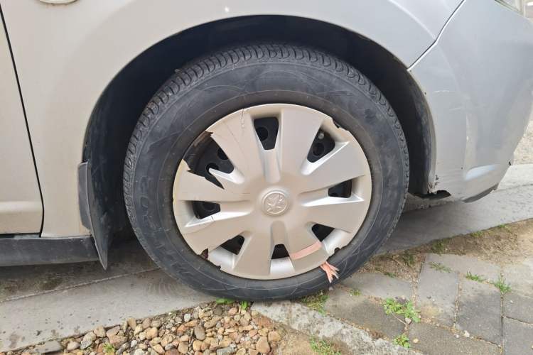 Used Venucia R50 2013 1.6L Manual Fashion Edition Right Front Wheel Hub