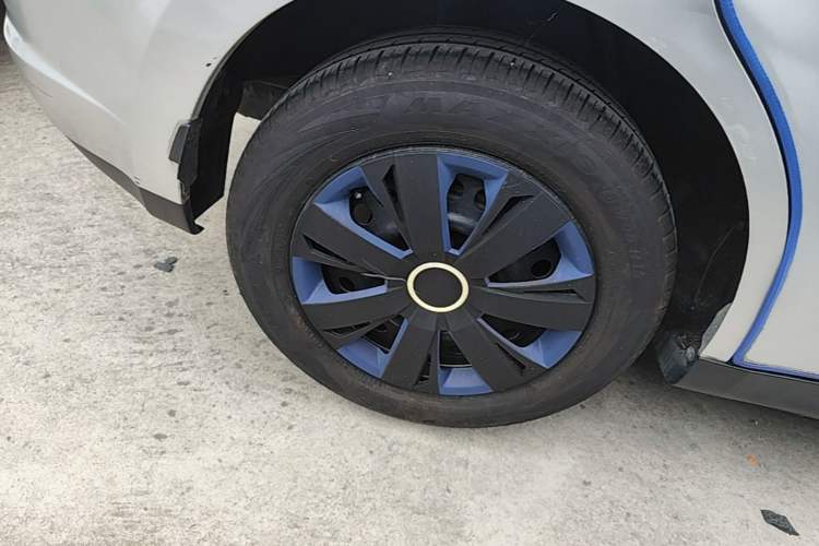 Used Venucia R50 2013 1.6L Manual Fashion Edition Right Rear Wheel Hub