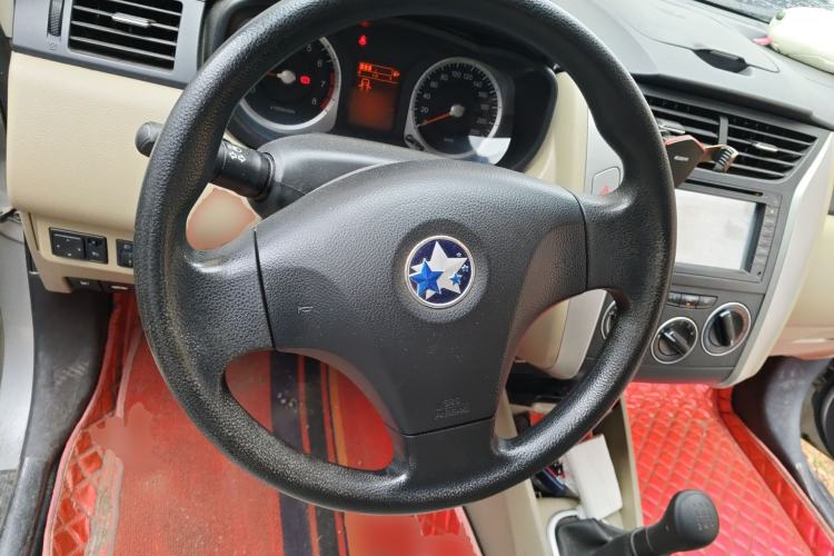 Used Venucia R50 2013 1.6L Manual Fashion Edition Steering Wheel