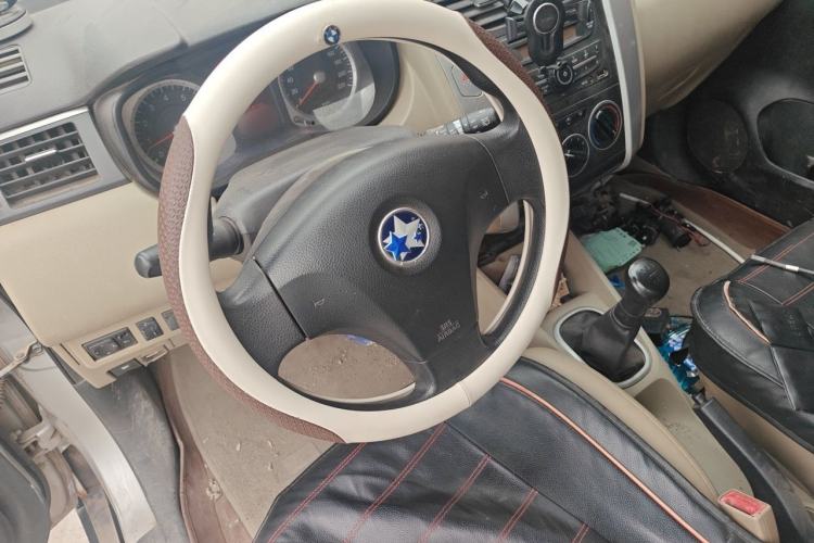 Used Venucia R50 2013 1.6L Manual Luxury Edition Steering Wheel