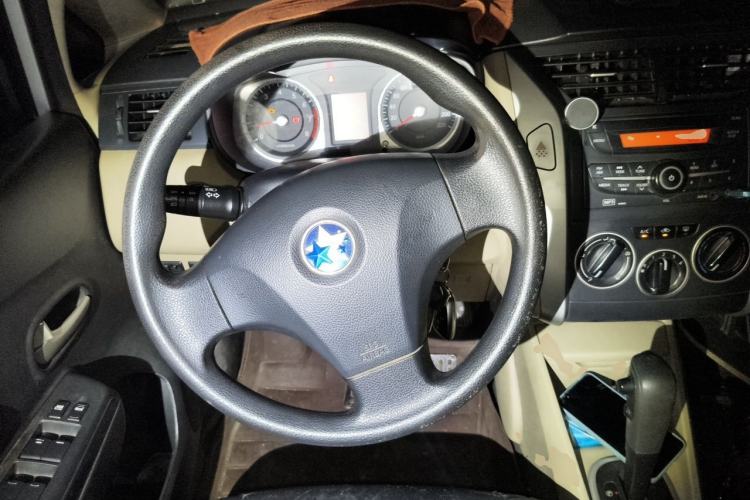Used Venucia R50 2013 1.6L Automatic Fashion Edition Steering Wheel