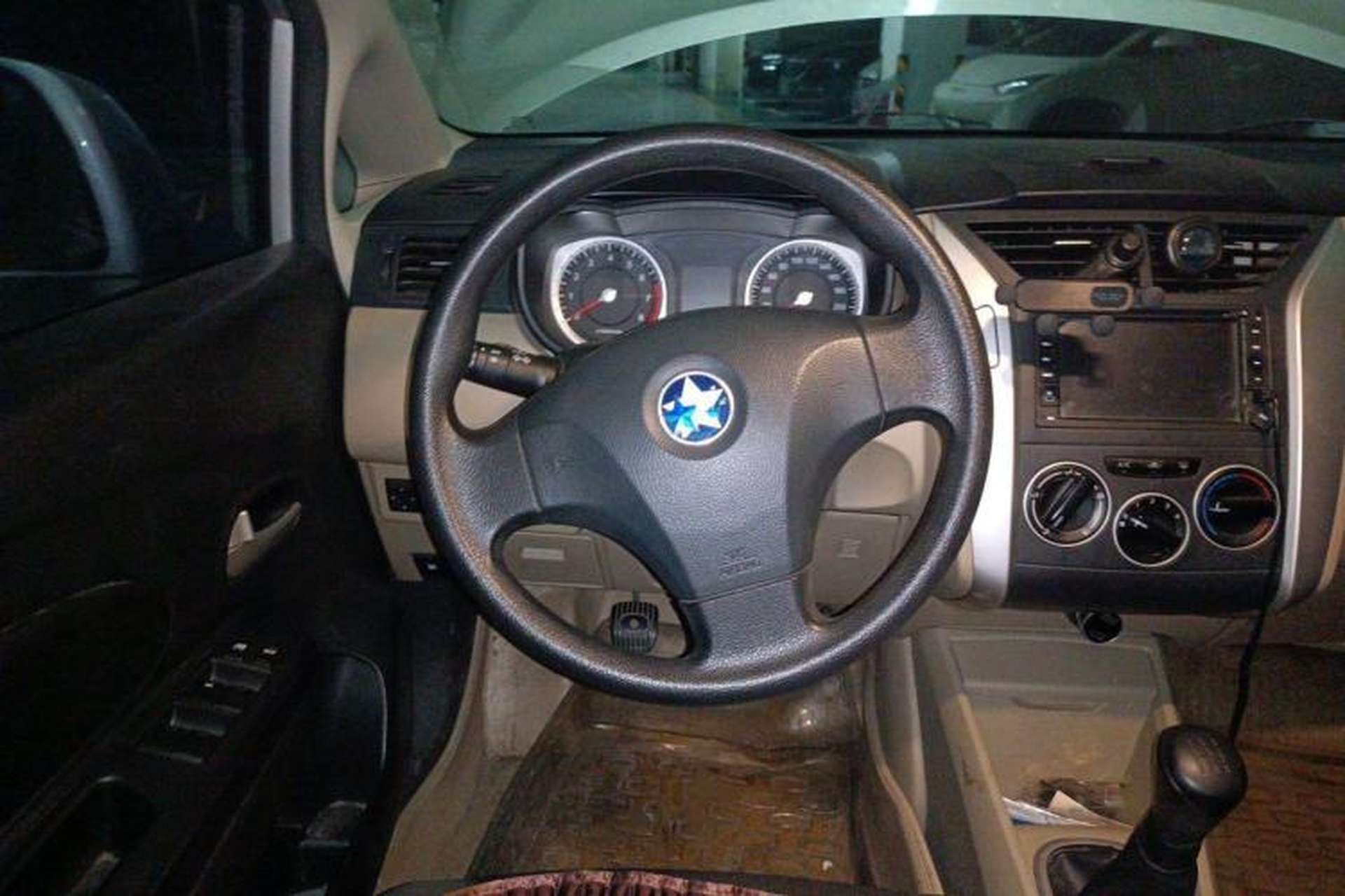 Used Venucia R50 2013 1.6L Manual Fashion Edition Steering Wheel