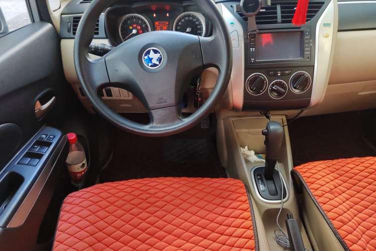 Used Venucia R50 2013 1.6L Automatic Luxury Edition Steering Wheel