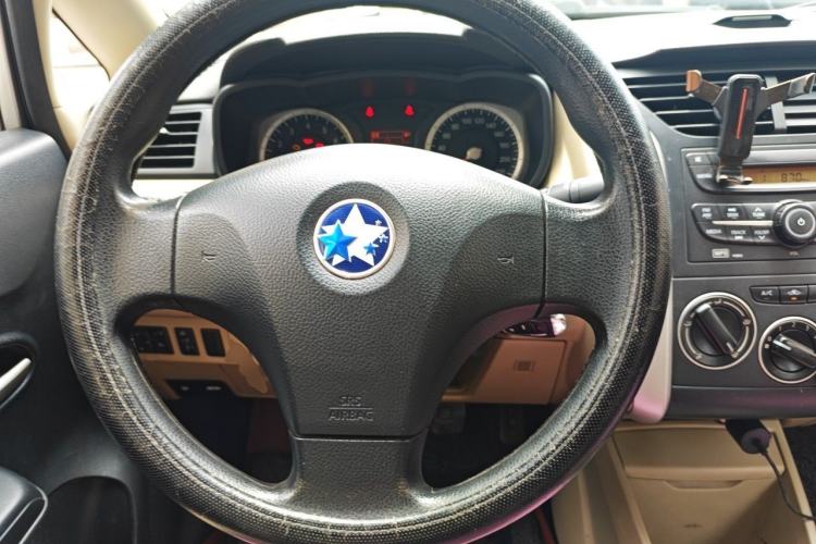 Used Venucia R50 2013 1.6L Manual Fashion Edition Steering Wheel