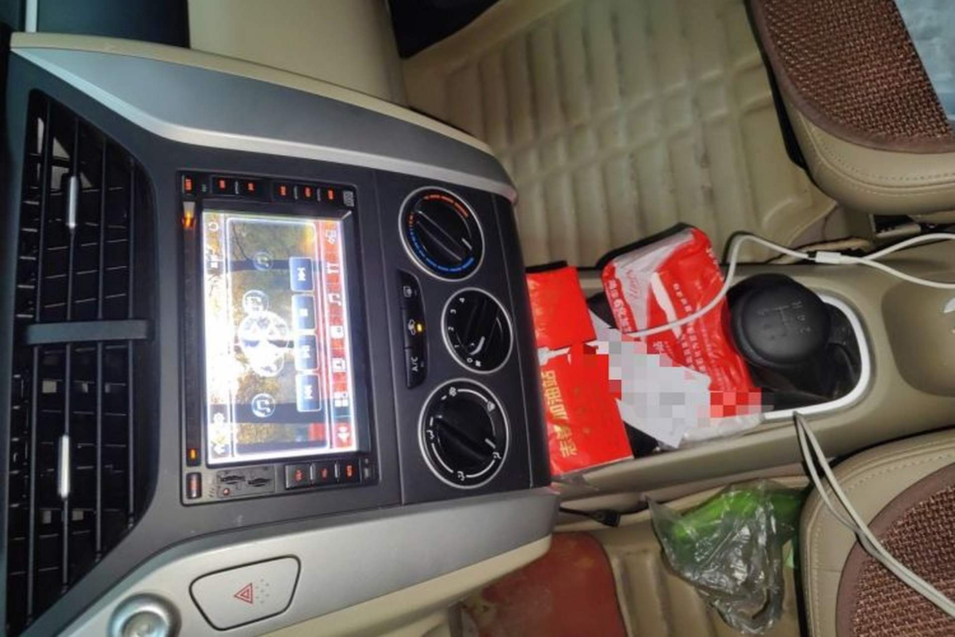 Used Venucia R50 2013 1.6L Manual Version with Beidou Navigation Audio And AC Panel