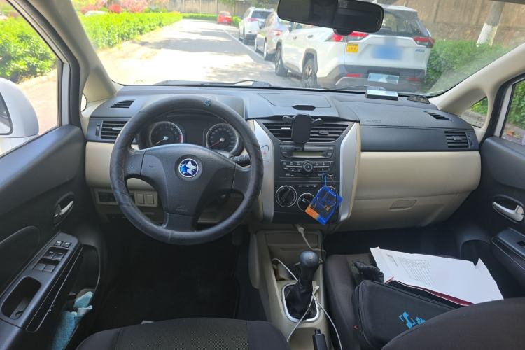Used Venucia R50 2013 1.6L Manual Fashion Edition Center Console