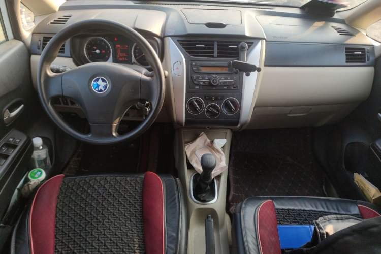 Used Venucia R50 2013 1.6L Manual Fashion Edition Center Console