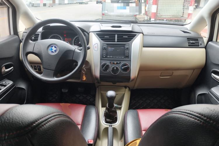 Used Venucia R50 2013 1.6L Manual Fashion Edition Center Console
