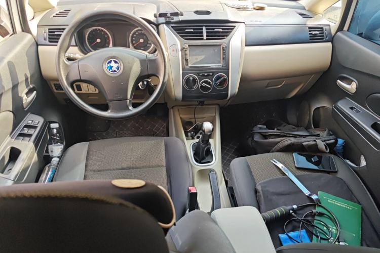 Used Venucia R50 2013 1.6L Manual Fashion Edition Center Console