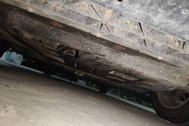 Used Venucia R50 2013 1.6L Manual Version with Beidou Navigation Chassis Front