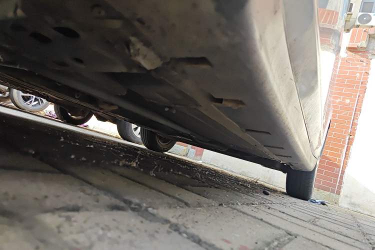 Used Venucia R50 2013 1.6L Manual Fashion Edition Chassis Front Left