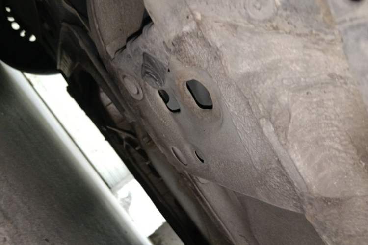 Used Venucia R50 2013 1.6L Manual Fashion Edition Chassis Front Left