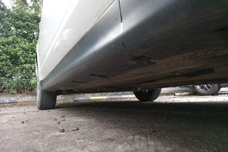 Used Venucia R50 2013 1.6L Automatic Fashion Edition Chassis Front Right