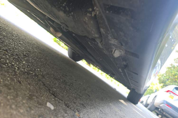 Used Venucia R50 2013 1.6L Manual Fashion Edition Chassis Rear Right
