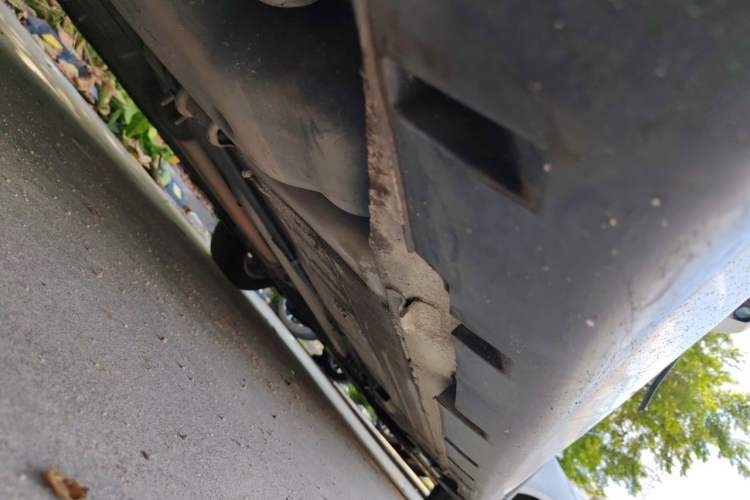 Used Venucia R50 2013 1.6L Automatic Fashion Edition Chassis Rear Right