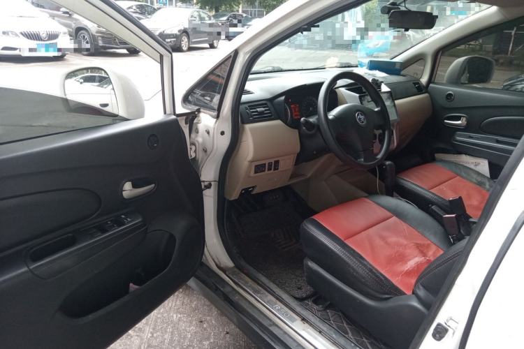 Used Venucia R50 2013 1.6L Automatic Fashion Edition Driver Seat