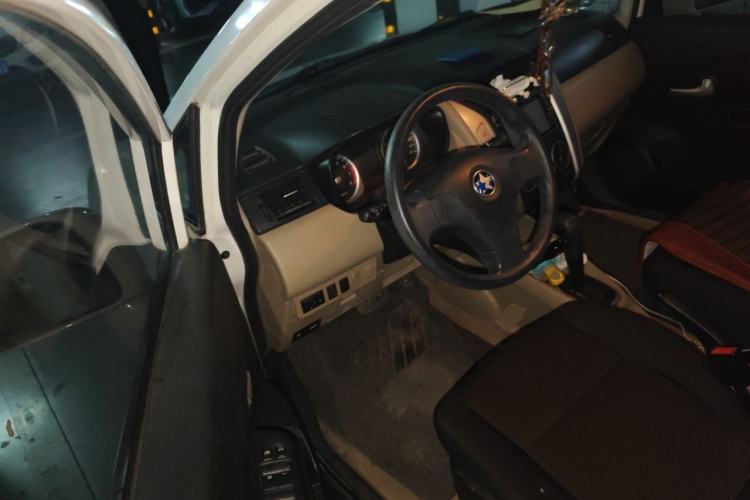 Used Venucia R50 2013 1.6L Automatic Fashion Edition Driver Seat