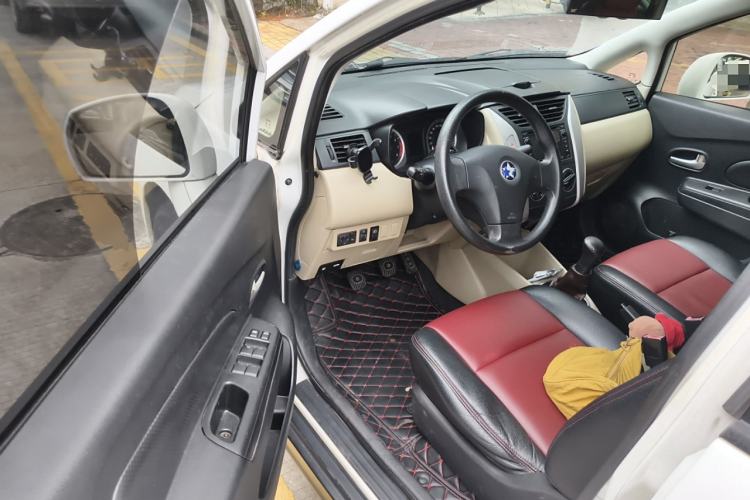 Used Venucia R50 2013 1.6L Manual Fashion Edition Driver Seat