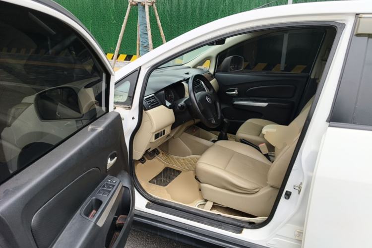 Used Venucia R50 2013 1.6L Manual Luxury Edition Driver Seat