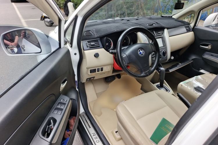 Used Venucia R50 2013 1.6L Automatic Luxury Edition Driver Seat