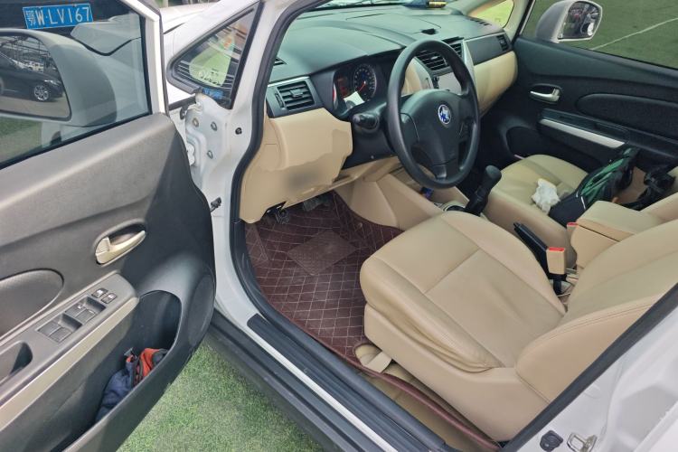 Used Venucia R50 2013 1.6L Manual Luxury Edition Driver Seat
