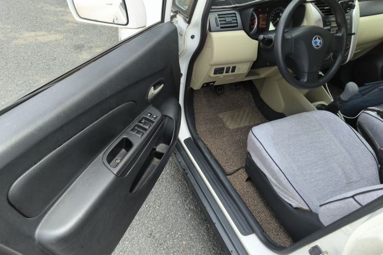 Used Venucia R50 2013 1.6L Manual Fashion Edition Driver Seat