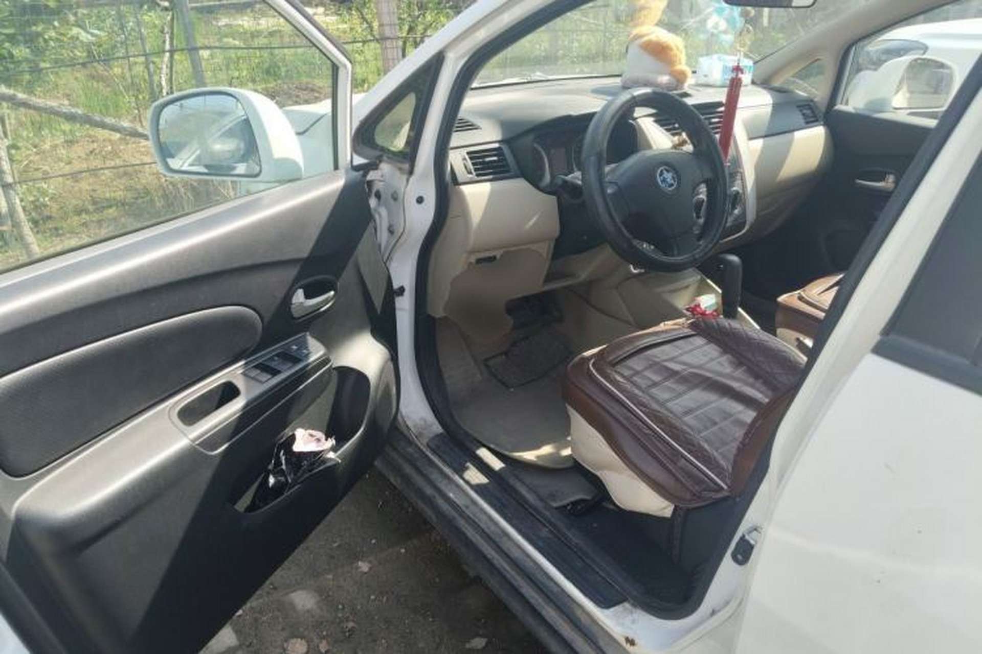 Used Venucia R50 2013 1.6L Automatic Fashion Edition Driver Seat