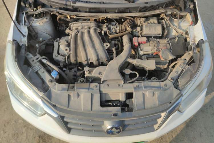 Used Venucia R50 2013 1.6L Manual Fashion Edition Engine Bay