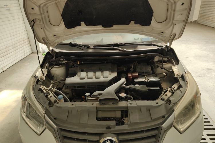 Used Venucia R50 2013 1.6L Manual Fashion Edition Engine Bay
