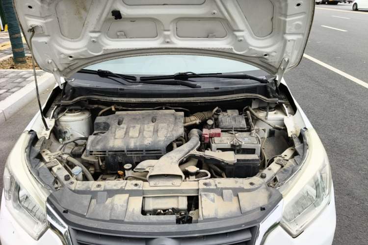 Used Venucia R50 2013 1.6L Manual Luxury Edition Engine Bay