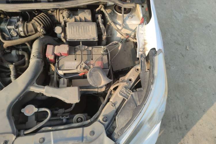 Used Venucia R50 2013 1.6L Manual Fashion Edition Engine Bay Left