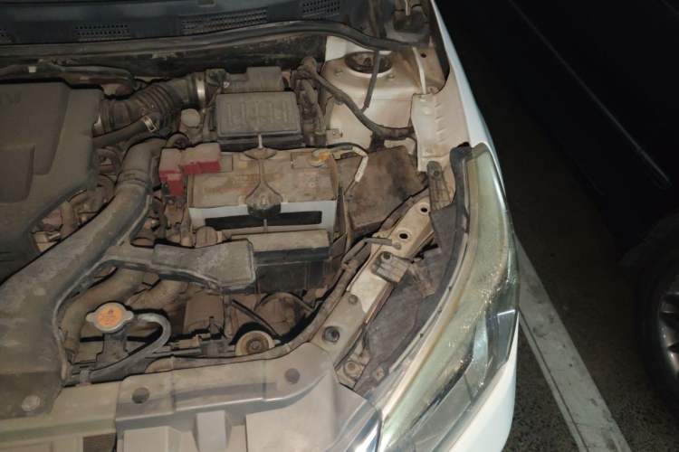 Used Venucia R50 2013 1.6L Automatic Fashion Edition Engine Bay Left
