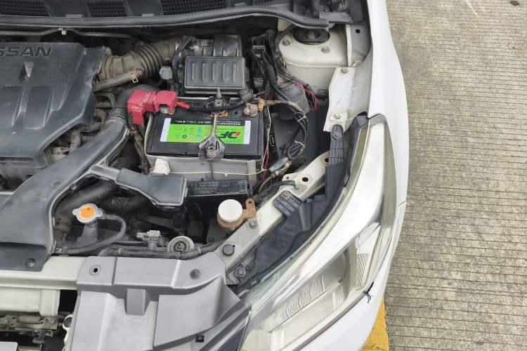 Used Venucia R50 2013 1.6L Manual Fashion Edition Engine Bay Left