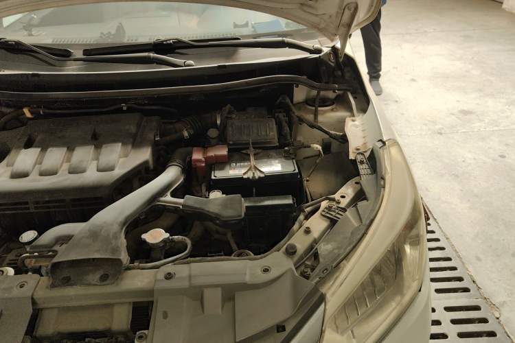 Used Venucia R50 2013 1.6L Manual Fashion Edition Engine Bay Left