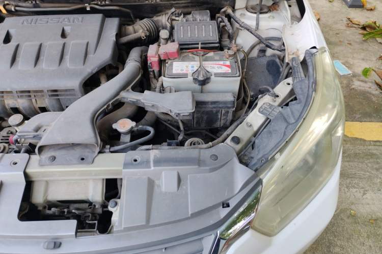 Used Venucia R50 2013 1.6L Automatic Fashion Edition Engine Bay Left