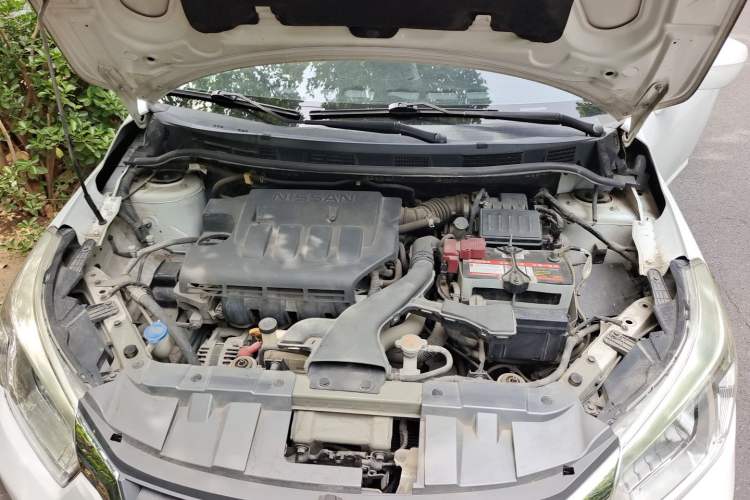 Used Venucia R50 2013 1.6L Automatic Luxury Edition Engine Bay