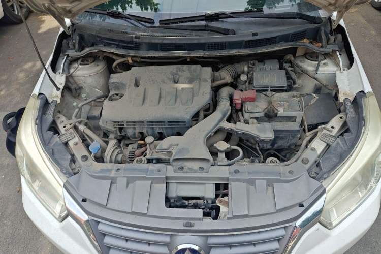 Used Venucia R50 2013 1.6L Automatic Luxury Edition Engine Bay