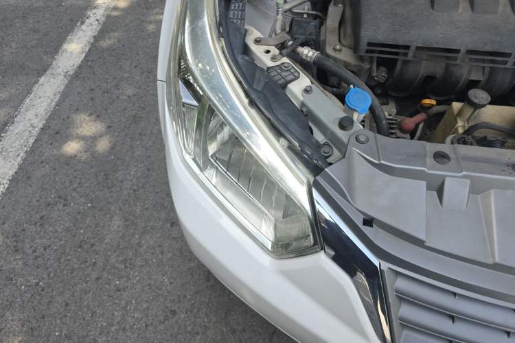 Used Venucia R50 2013 1.6L Manual Fashion Edition Engine Bay Right